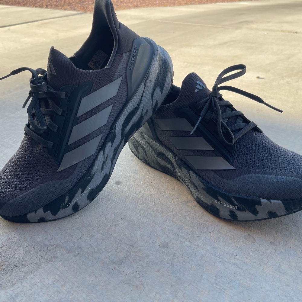 Adidas Black Ultraboost 5